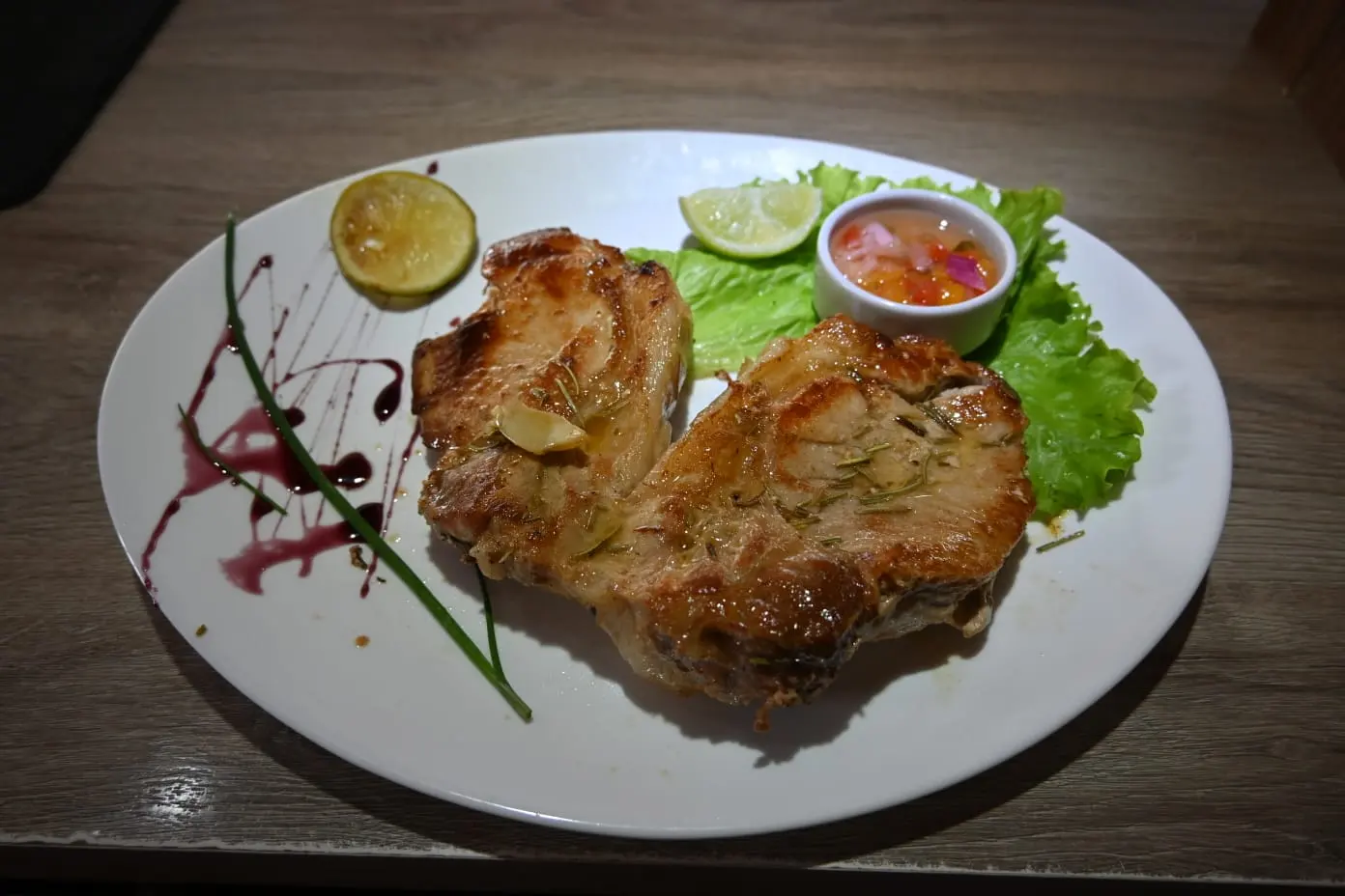 Plato de carne del restaurante