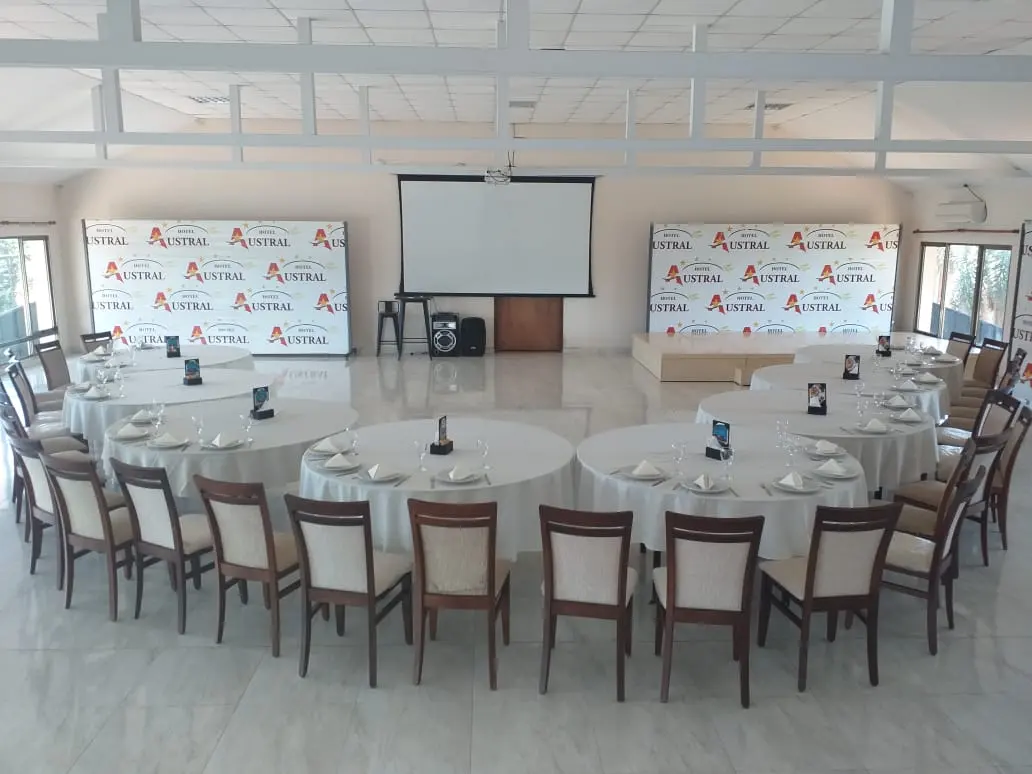 Salón armado para una conferencia